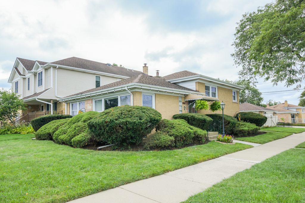 8662 N Ozark Avenue, Niles, IL 60714 — exterior