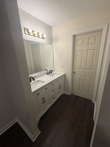 301 Summer Dr, Smyrna, TN 37167