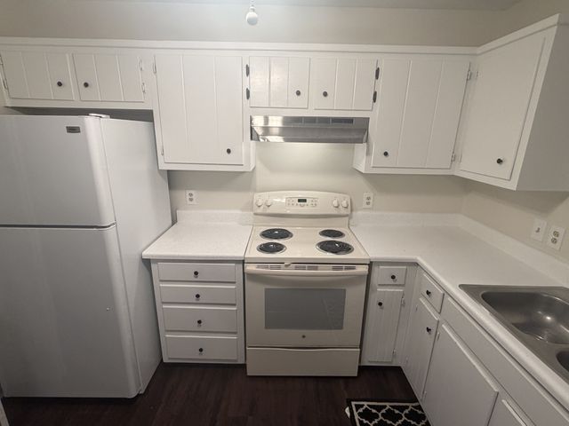 301 Summer Dr, Smyrna, TN 37167
