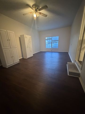 301 Summer Dr, Smyrna, TN 37167
