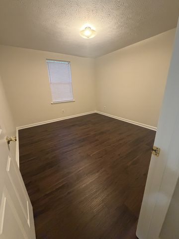 301 Summer Dr, Smyrna, TN 37167