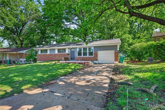 9866 Lawnview Drive, St Louis, MO 63136