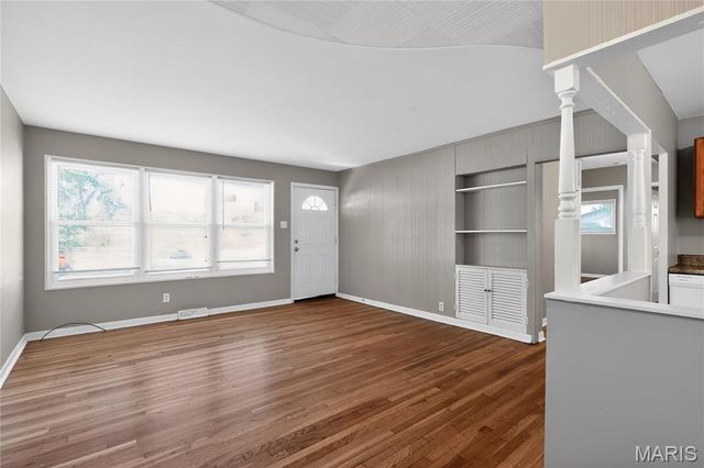 9866 Lawnview Drive, St Louis, MO 63136