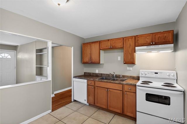 9866 Lawnview Drive, St Louis, MO 63136