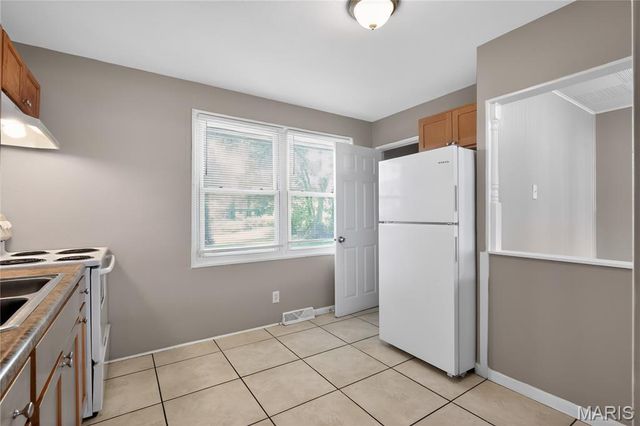 9866 Lawnview Drive, St Louis, MO 63136
