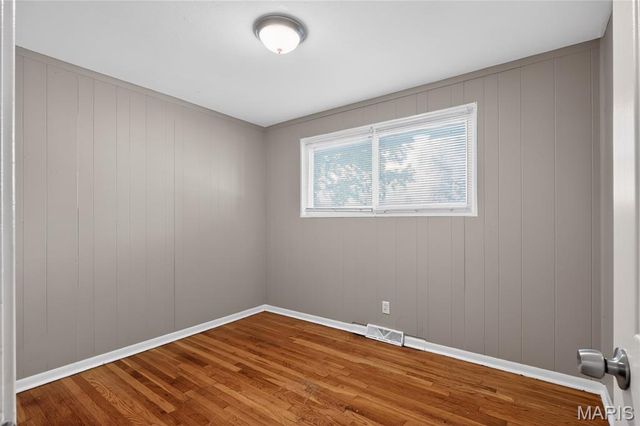 9866 Lawnview Drive, St Louis, MO 63136