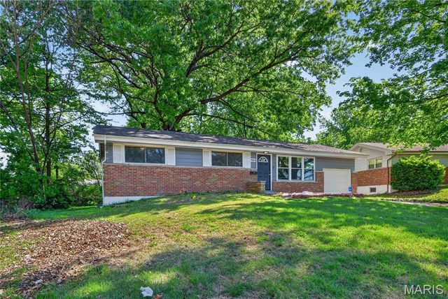 9866 Lawnview Drive, St Louis, MO 63136