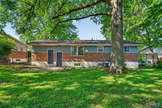 9866 Lawnview Drive, St Louis, MO 63136