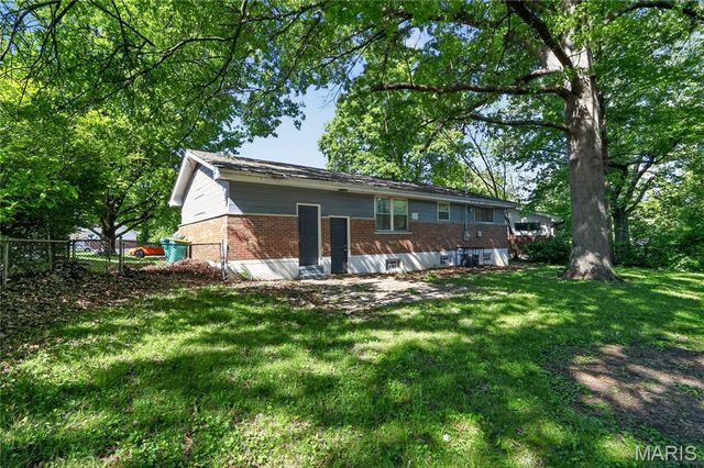 9866 Lawnview Drive, St Louis, MO 63136