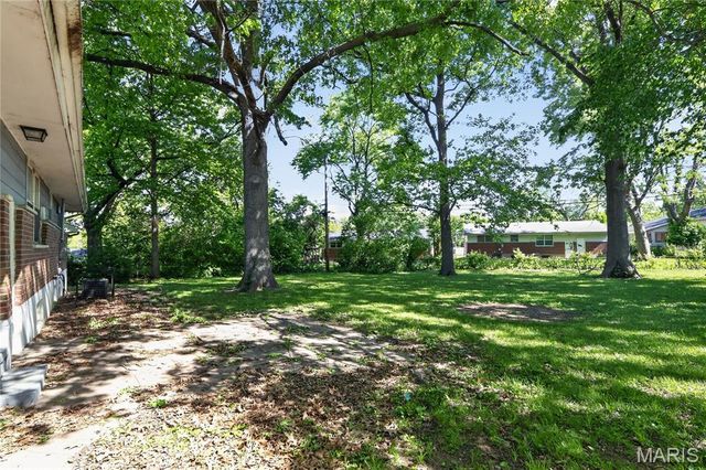 9866 Lawnview Drive, St Louis, MO 63136