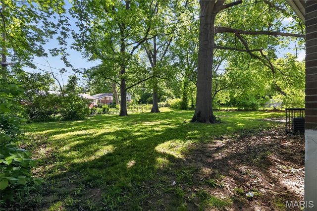 9866 Lawnview Drive, St Louis, MO 63136