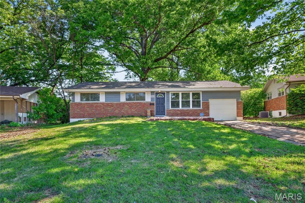 9866 Lawnview Drive, St Louis, MO 63136