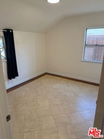 17400 Cantlay Street, Van Nuys (los Angeles), CA 91406