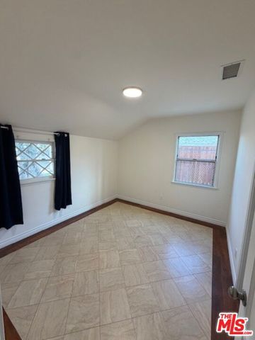 17400 Cantlay Street, Van Nuys (los Angeles), CA 91406