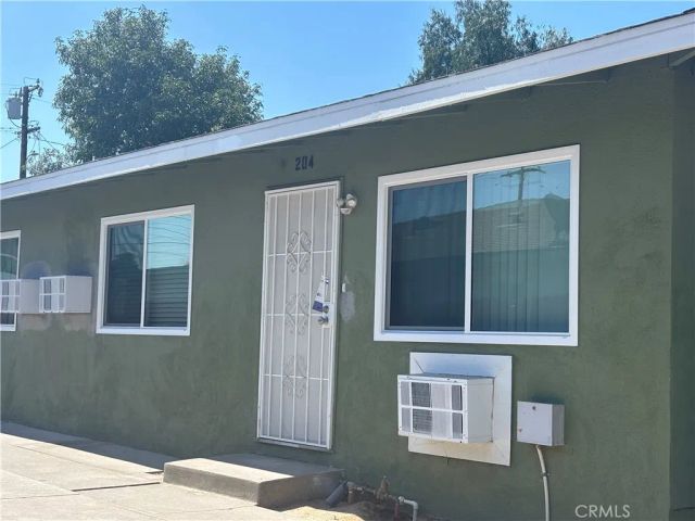 204 N Orange Avenue, Rialto, CA 92376