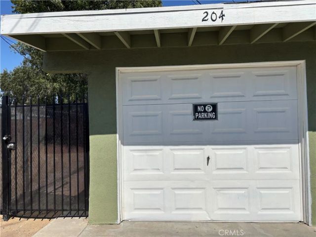 204 N Orange Avenue, Rialto, CA 92376