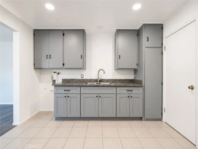 204 N Orange Avenue, Rialto, CA 92376