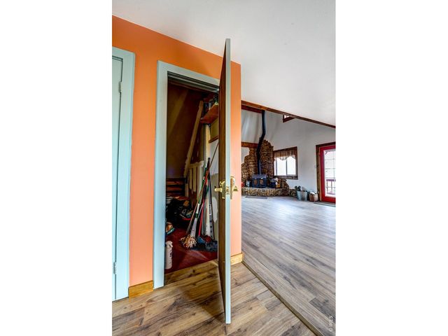 146 Selkirk Ln, Jefferson, CO 80456