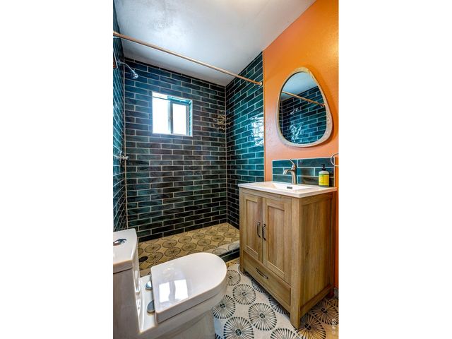 146 Selkirk Ln, Jefferson, CO 80456