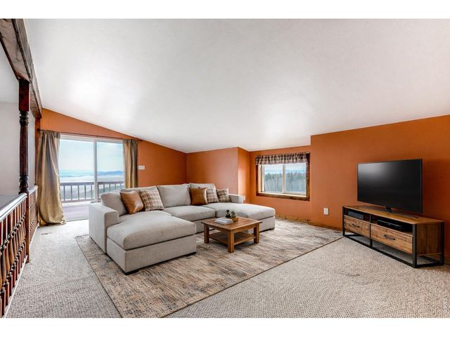 146 Selkirk Ln, Jefferson, CO 80456