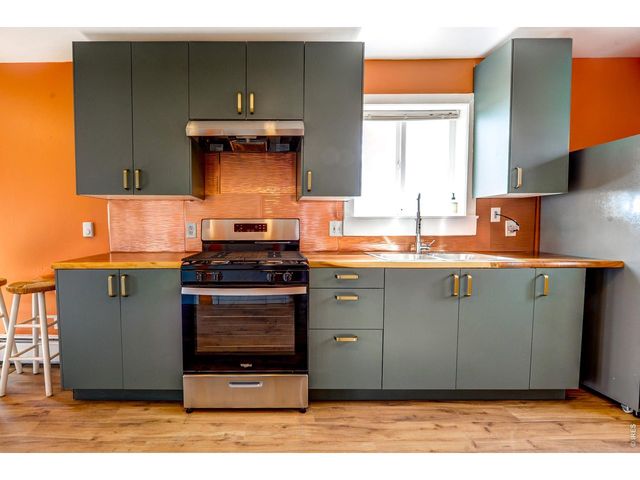 146 Selkirk Ln, Jefferson, CO 80456