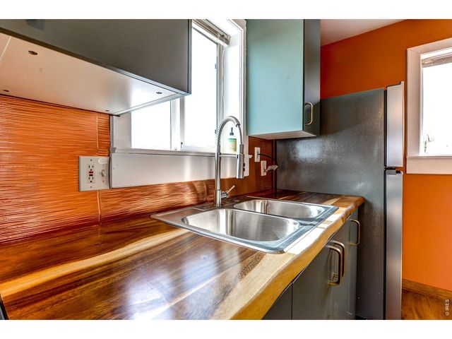 146 Selkirk Ln, Jefferson, CO 80456