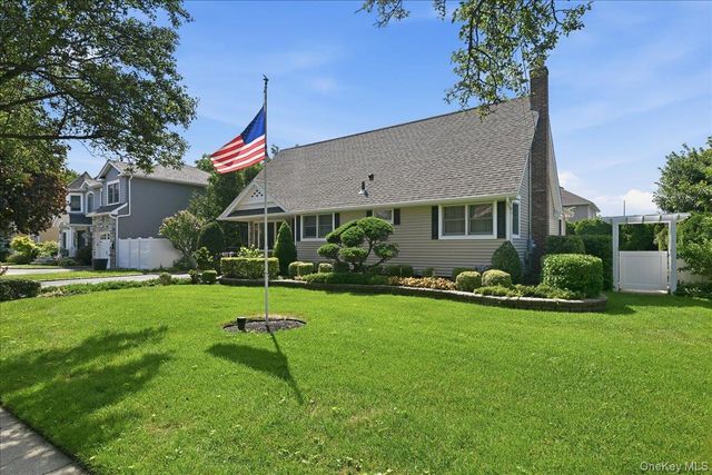 672 Westbury Avenue, Westbury, NY 11590