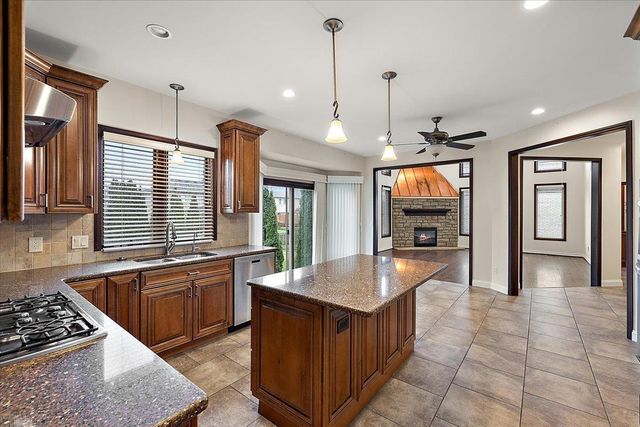 49312 Walnut Creek Drive, Macomb Twp, MI 48044