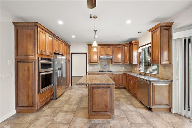 49312 Walnut Creek Drive, Macomb Twp, MI 48044