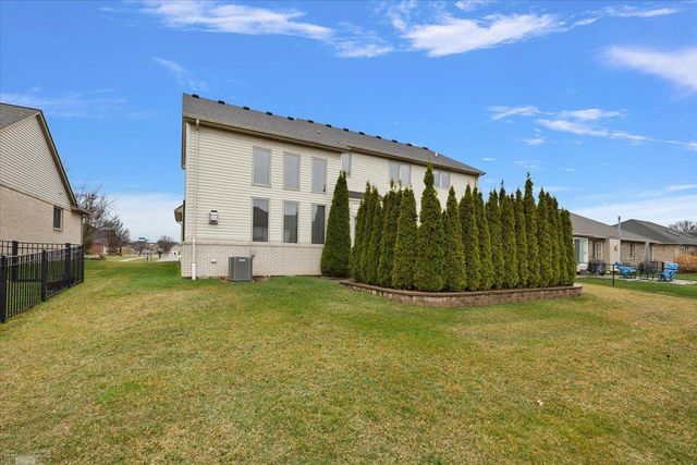 49312 Walnut Creek Drive, Macomb Twp, MI 48044