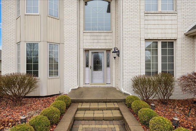 49312 Walnut Creek Drive, Macomb Twp, MI 48044