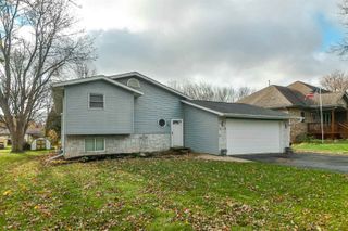 212 BRIARCLIFF Street, Poplar Grove, IL 61065