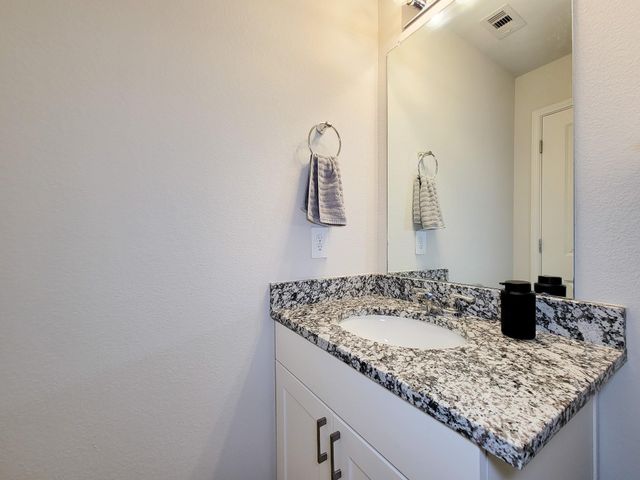111 Avalon Drive, Huntsville, TX 77320