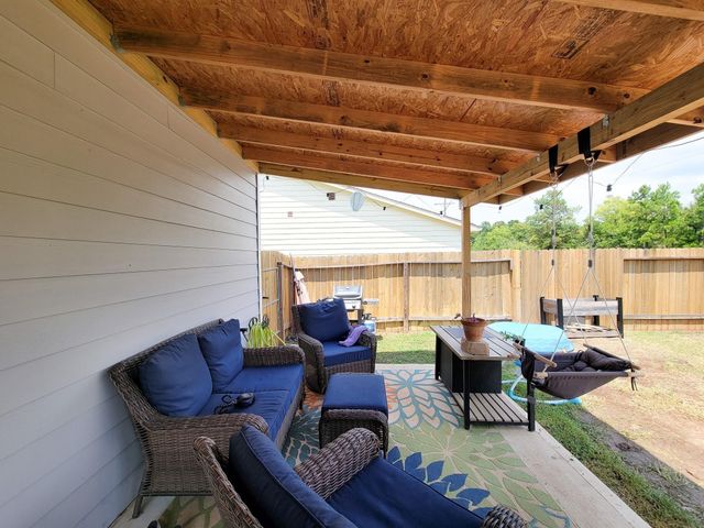 111 Avalon Drive, Huntsville, TX 77320