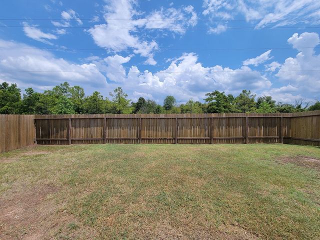 111 Avalon Drive, Huntsville, TX 77320