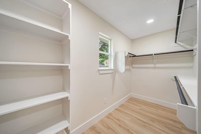 717 Clayton Street, Tomball, TX 77375