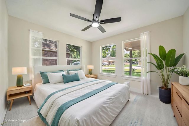 717 Clayton Street, Tomball, TX 77375