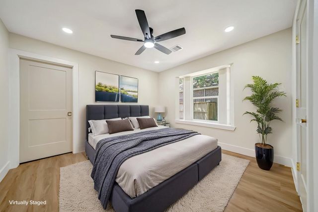 717 Clayton Street, Tomball, TX 77375