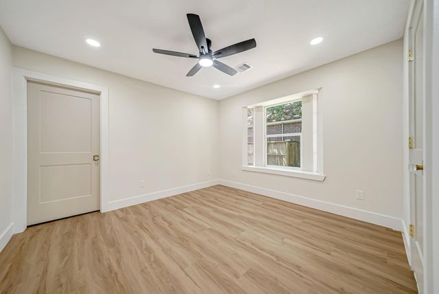 717 Clayton Street, Tomball, TX 77375