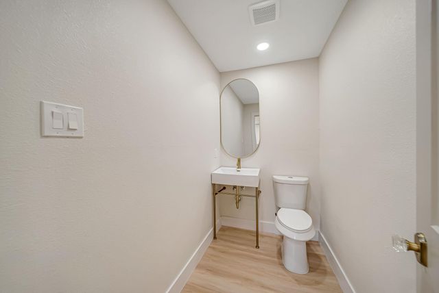 717 Clayton Street, Tomball, TX 77375