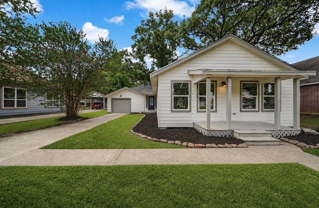 717 Clayton Street, Tomball, TX 77375
