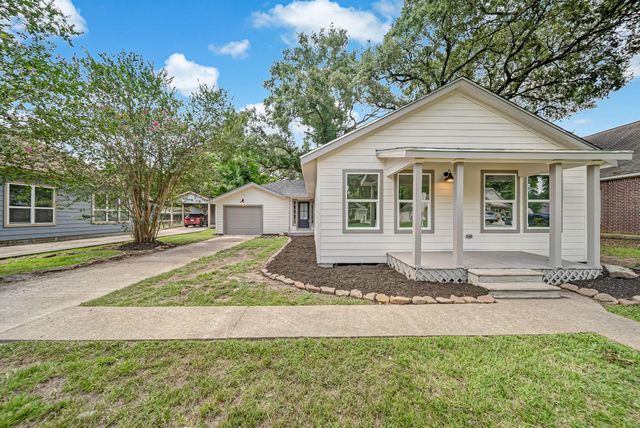717 Clayton Street, Tomball, TX 77375