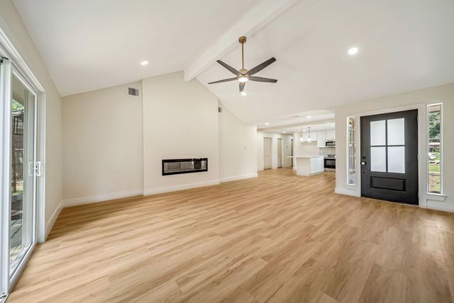 717 Clayton Street, Tomball, TX 77375