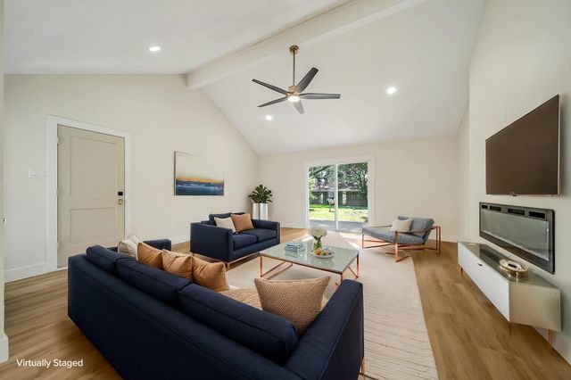717 Clayton Street, Tomball, TX 77375