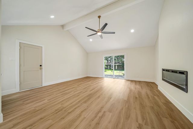 717 Clayton Street, Tomball, TX 77375