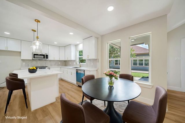 717 Clayton Street, Tomball, TX 77375