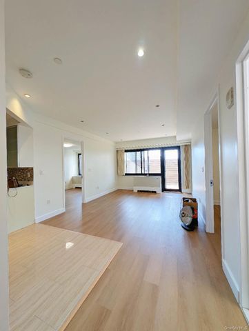 13619 Franklin Avenue 4C, Flushing, NY 11355