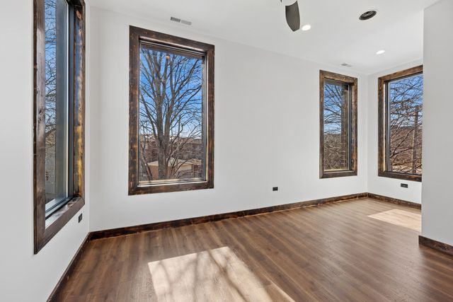 1412 W Fuller Street, Chicago, IL 60608