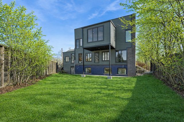 1412 W Fuller Street, Chicago, IL 60608