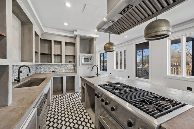 1412 W Fuller Street, Chicago, IL 60608